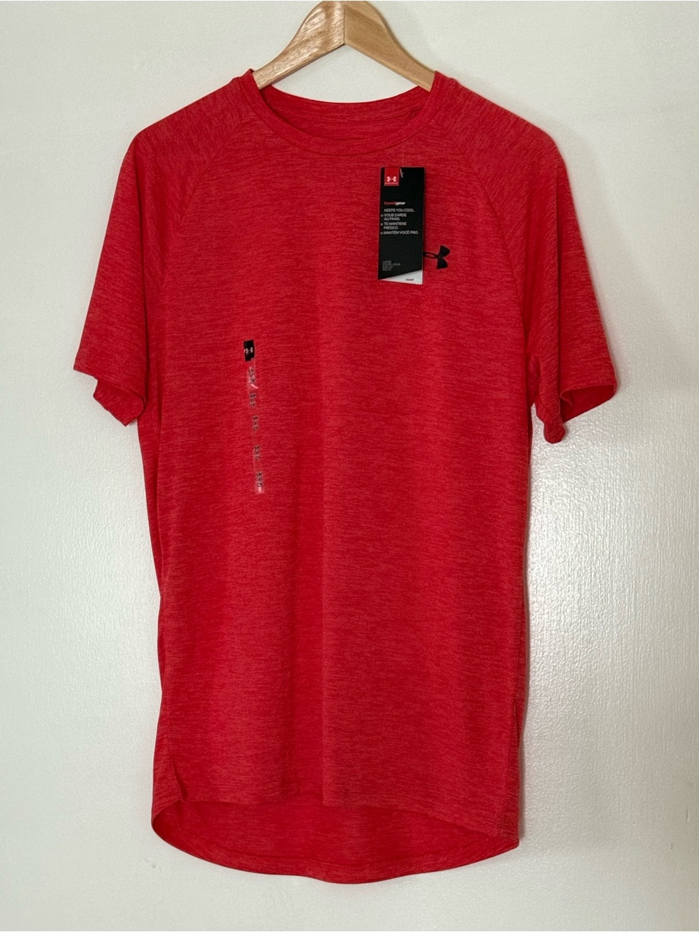 Under Armour Men’s Heather Red Short Sleeve Performance Tee